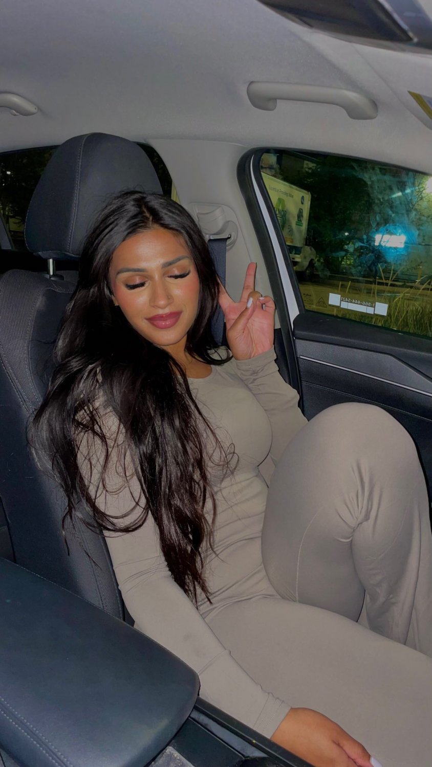 Sexy NRI Bengali desi baddie leaked by cuck cousin 😫😍 #OsUX9RoK